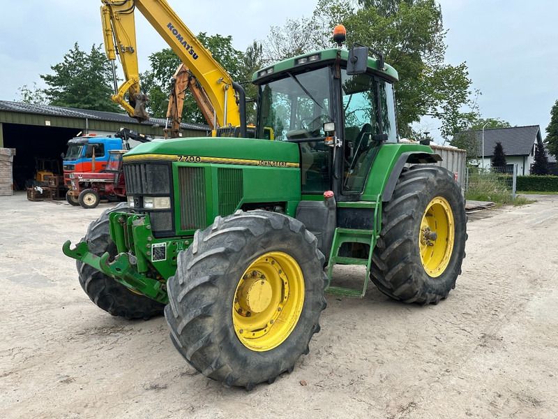 John Deere 7700 PowerQuad - Front linkage - Tractor: foto 1 John Deere 7700 PowerQuad - Front linkage - Tractor: foto 1