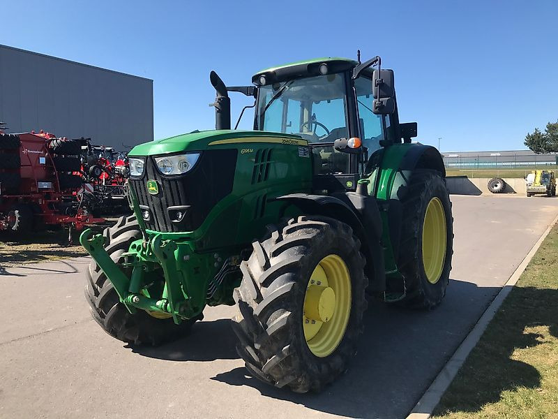 John Deere 6195 M - Tractor: foto 2 John Deere 6195 M - Tractor: foto 2