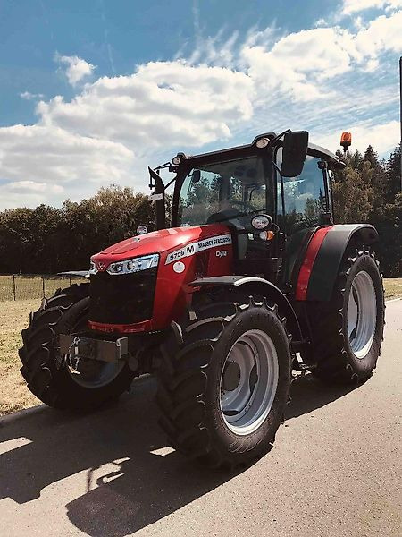 Massey Ferguson MF 5709 M Dyna-4 - Tractor: foto 1 Massey Ferguson MF 5709 M Dyna-4 - Tractor: foto 1