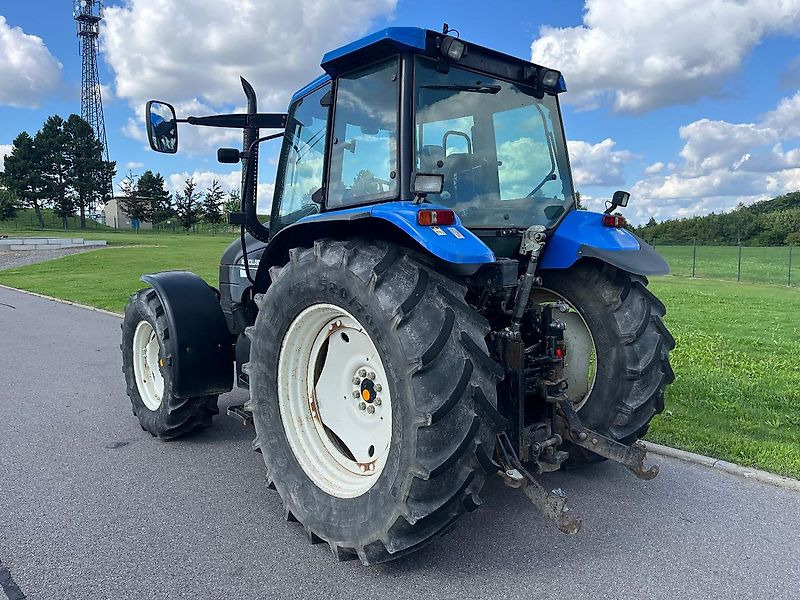 New Holland TS 115 - Tractor: foto 2 New Holland TS 115 - Tractor: foto 2