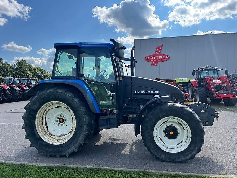 New Holland TS 115 - Tractor: foto 4 New Holland TS 115 - Tractor: foto 4