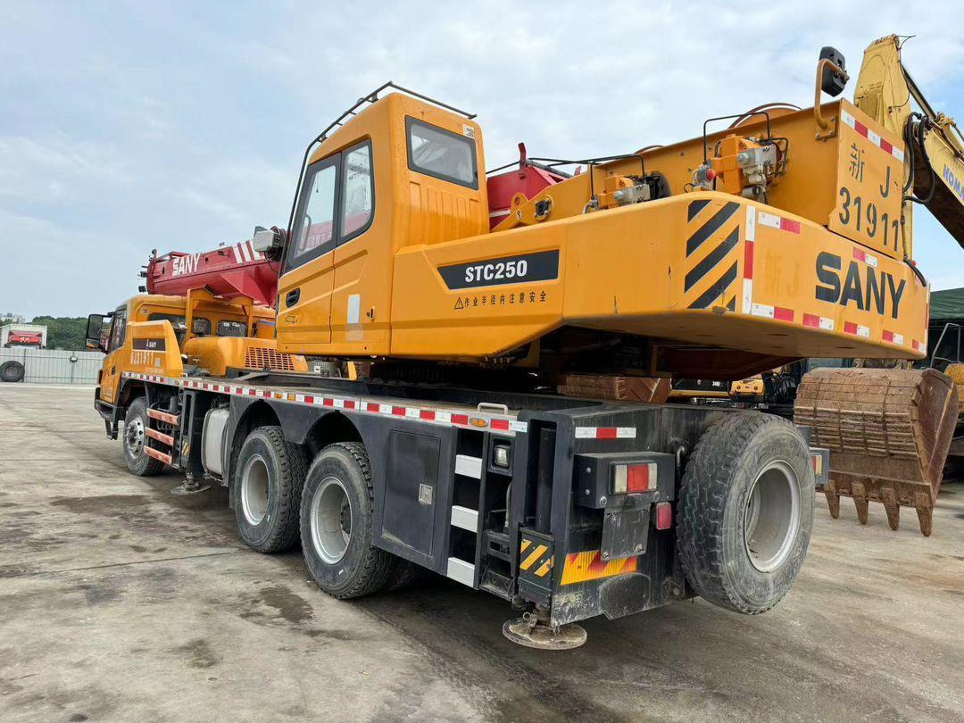 SANY STC250 25 Ton Truck Crane XCMG ZOOMLION TADANO KOBELCO 25T 50T 80T 100T 120T 200T 220T 240T 300T Crane for Sale - Autogrúa: foto 5 SANY STC250 25 Ton Truck Crane XCMG ZOOMLION TADANO KOBELCO 25T 50T 80T 100T 120T 200T 220T 240T 300T Crane for Sale - Autogrúa: foto 5