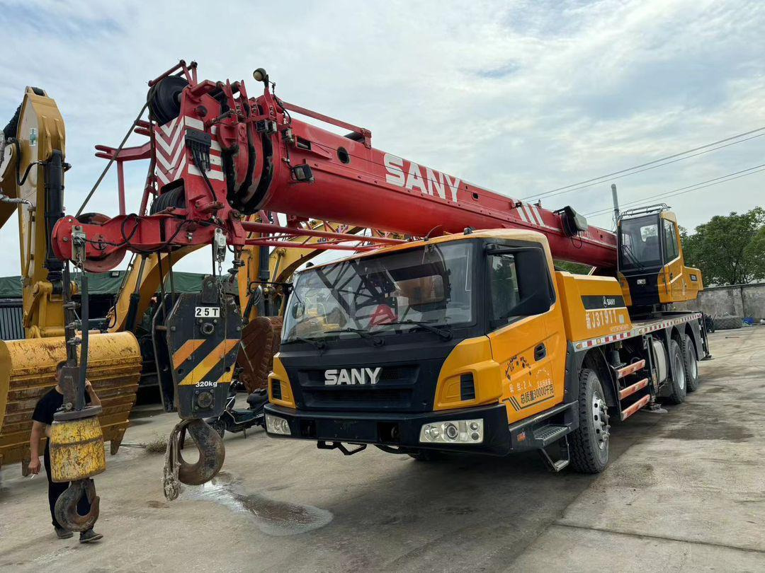 SANY STC250 25 Ton Truck Crane XCMG ZOOMLION TADANO KOBELCO 25T 50T 80T 100T 120T 200T 220T 240T 300T Crane for Sale - Autogrúa: foto 4 SANY STC250 25 Ton Truck Crane XCMG ZOOMLION TADANO KOBELCO 25T 50T 80T 100T 120T 200T 220T 240T 300T Crane for Sale - Autogrúa: foto 4