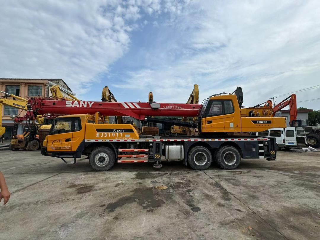 SANY STC250 25 Ton Truck Crane XCMG ZOOMLION TADANO KOBELCO 25T 50T 80T 100T 120T 200T 220T 240T 300T Crane for Sale - Autogrúa: foto 1 SANY STC250 25 Ton Truck Crane XCMG ZOOMLION TADANO KOBELCO 25T 50T 80T 100T 120T 200T 220T 240T 300T Crane for Sale - Autogrúa: foto 1