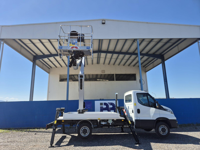Iveco 35-140 Oil & Steel Snake 189 - Camión, Camión grúa: foto 4 Iveco 35-140 Oil & Steel Snake 189 - Camión, Camión grúa: foto 4