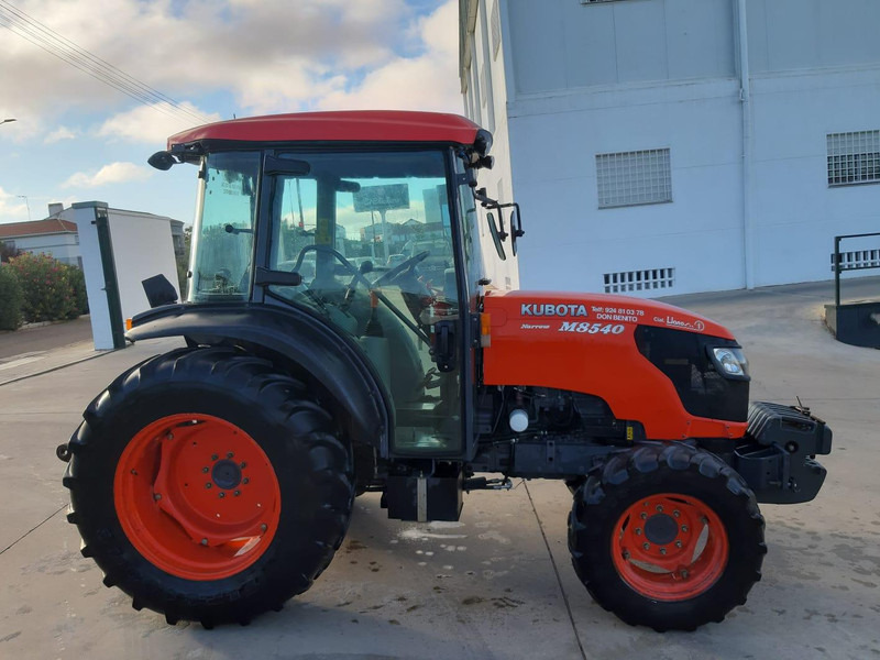 Kubota M8540 - Tractor: foto 2 Kubota M8540 - Tractor: foto 2