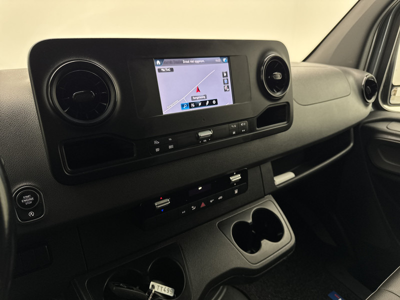 Mercedes-Benz Sprinter 519 3.0 CDI L3H2 V6 Led koplampen 360 camera systeem Trekhaak Navigatie Dubbel lucht - Furgón: foto 5 Mercedes-Benz Sprinter 519 3.0 CDI L3H2 V6 Led koplampen 360 camera systeem Trekhaak Navigatie Dubbel lucht - Furgón: foto 5