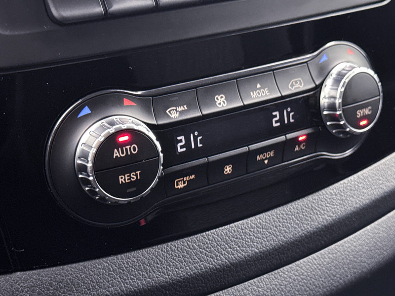 Furgoneta pequeña Mercedes-Benz Vito 114 CDI Lang Dubbele Schuifdeur 9G Automaat Trekhaak LED Betimmering Cruise Control: foto 9