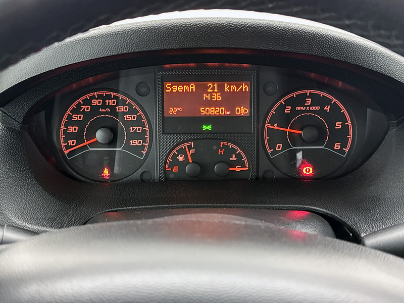 Peugeot Boxer 330 2.2 BlueHDi 120 L1H1 Premium Navigatie Achteruitrijcamera Betimmering Cruise Control - Furgoneta pequeña: foto 5 Peugeot Boxer 330 2.2 BlueHDi 120 L1H1 Premium Navigatie Achteruitrijcamera Betimmering Cruise Control - Furgoneta pequeña: foto 5