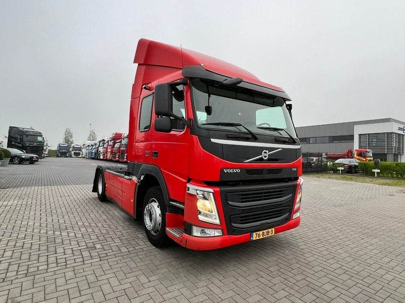 Volvo FM 330 4x2 trekker 4x2 / 671.570km - Cabeza tractora: foto 3 Volvo FM 330 4x2 trekker 4x2 / 671.570km - Cabeza tractora: foto 3