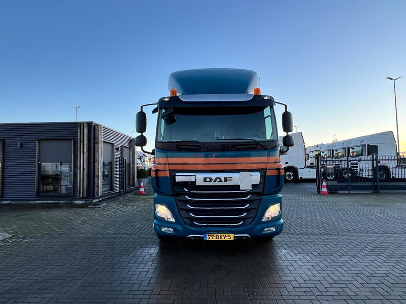DAF CF85 6x2 containersysteem Only 350.000km / HIAB XR 26S Haakarmsyteem - Camión multibasculante: foto 2 DAF CF85 6x2 containersysteem Only 350.000km / HIAB XR 26S Haakarmsyteem - Camión multibasculante: foto 2
