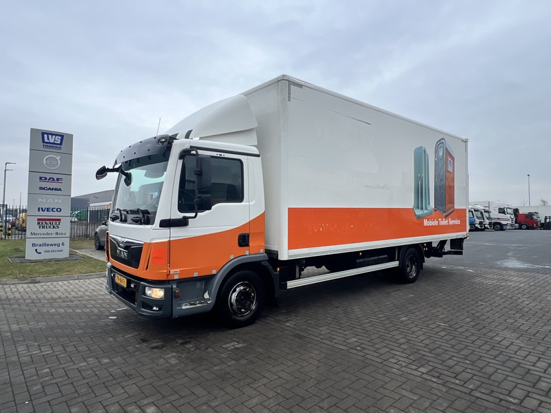 MAN TGL 180 4x2 Bakwagen Dhollandia 1000kg / BOX - Camión caja cerrada: foto 1 MAN TGL 180 4x2 Bakwagen Dhollandia 1000kg / BOX - Camión caja cerrada: foto 1