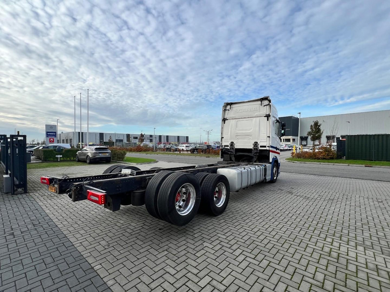 Scania S450 6x2 chassis cabine Retarder / Alcoa / Standclima / 715cm - Camión chasis: foto 5 Scania S450 6x2 chassis cabine Retarder / Alcoa / Standclima / 715cm - Camión chasis: foto 5