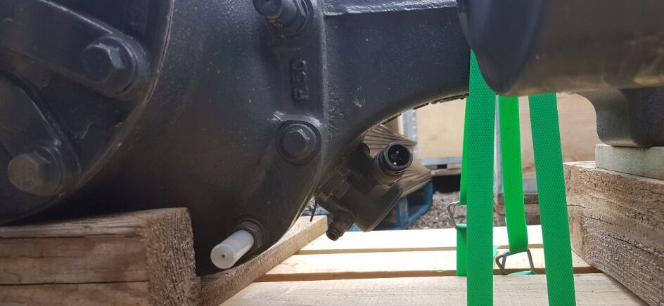 Renault 21008860 Renault MIDLUM truck - Eje y piezas para Camión: foto 3 Renault 21008860 Renault MIDLUM truck - Eje y piezas para Camión: foto 3