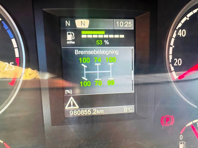 Leasing de Scania R620-V8 Special Interior. hydr. system. Air / Air suspension Scania R620-V8 Special Interior. hydr. system. Air / Air suspension: foto 15