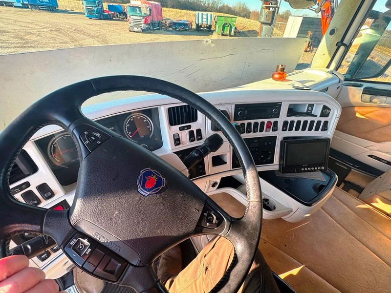 Leasing de Scania R620-V8 Special Interior. hydr. system. Air / Air suspension Scania R620-V8 Special Interior. hydr. system. Air / Air suspension: foto 16