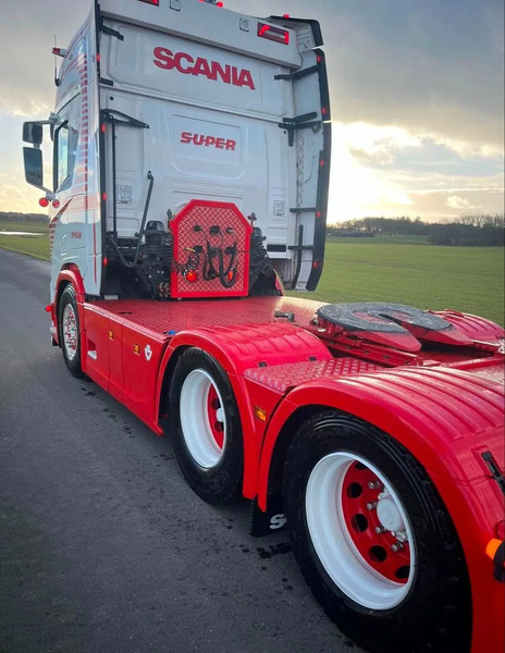 Scania R770 V8 NGS Special Interior. Only 110000 km. Air/ Air suspensiom. Hydr, system. - Cabeza tractora: foto 2 Scania R770 V8 NGS Special Interior. Only 110000 km. Air/ Air suspensiom. Hydr, system. - Cabeza tractora: foto 2