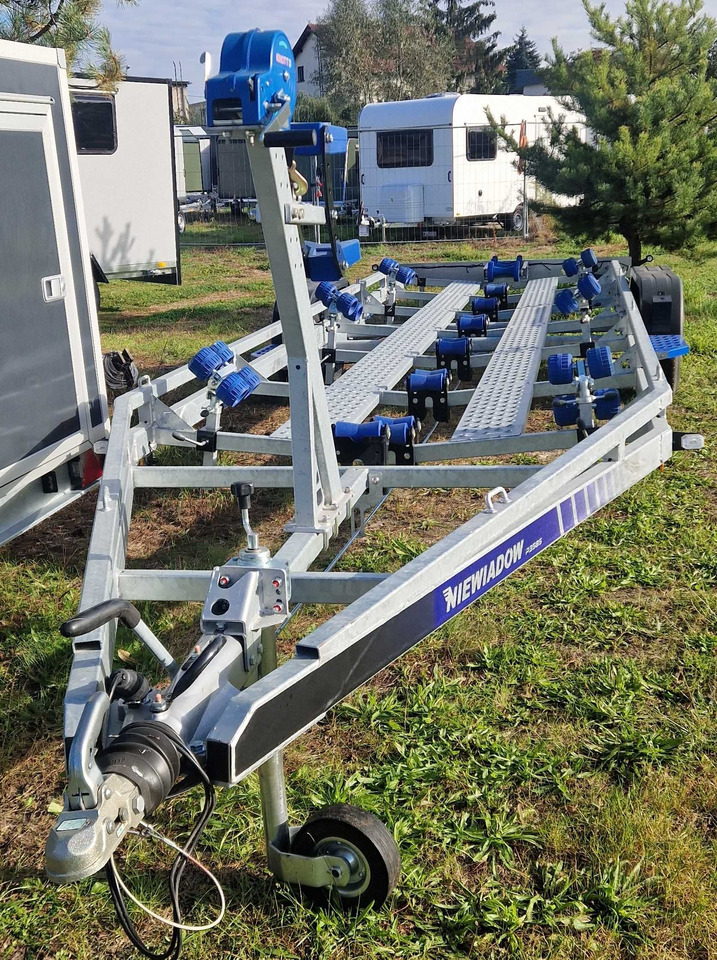 Nowa Przyczepa Podłodziowa 3500kg do 10M Niewiadów P3585HT - Remolque para barco: foto 1 Nowa Przyczepa Podłodziowa 3500kg do 10M Niewiadów P3585HT - Remolque para barco: foto 1