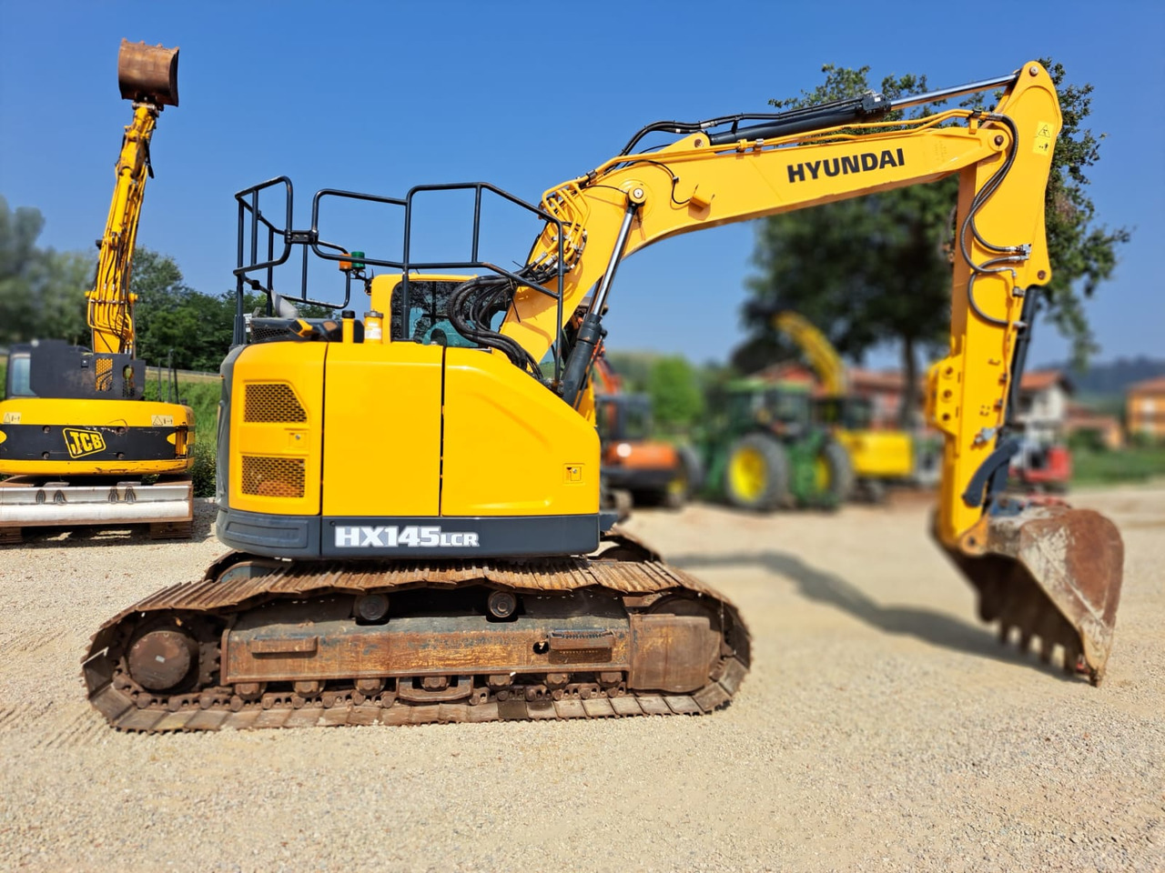 HYUNDAI HX 145 LCR - Excavadora de cadenas: foto 1 HYUNDAI HX 145 LCR - Excavadora de cadenas: foto 1