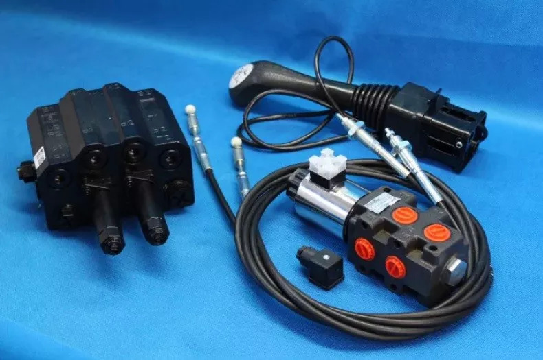 Akon LVM92 Case IH, International Harvester, John Deere, Kubota - Cargador frontal para tractor para Cargador frontal para tractor: foto 1 Akon LVM92 Case IH, International Harvester, John Deere, Kubota - Cargador frontal para tractor para Cargador frontal para tractor: foto 1