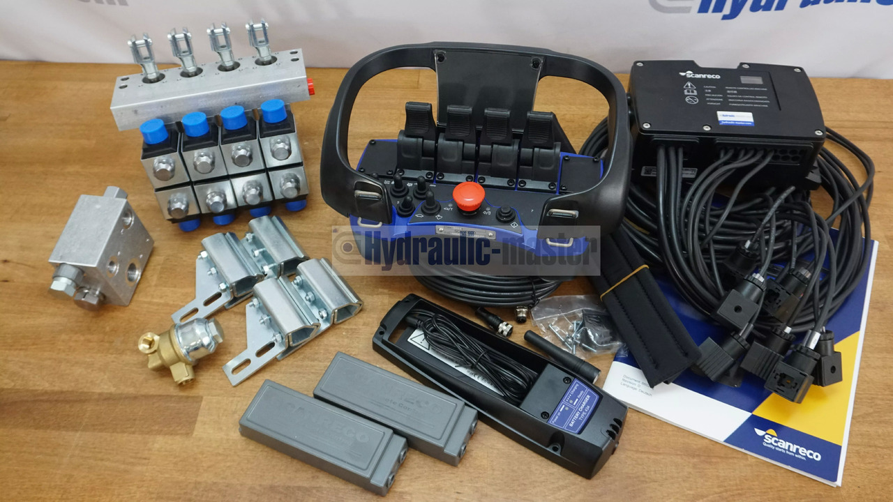 Scanreco RC 400 Radio Remote Control with 4 Functions with Actuators 12/24V for HIAB - Maquinaria de construcción: foto 1 Scanreco RC 400 Radio Remote Control with 4 Functions with Actuators 12/24V for HIAB - Maquinaria de construcción: foto 1
