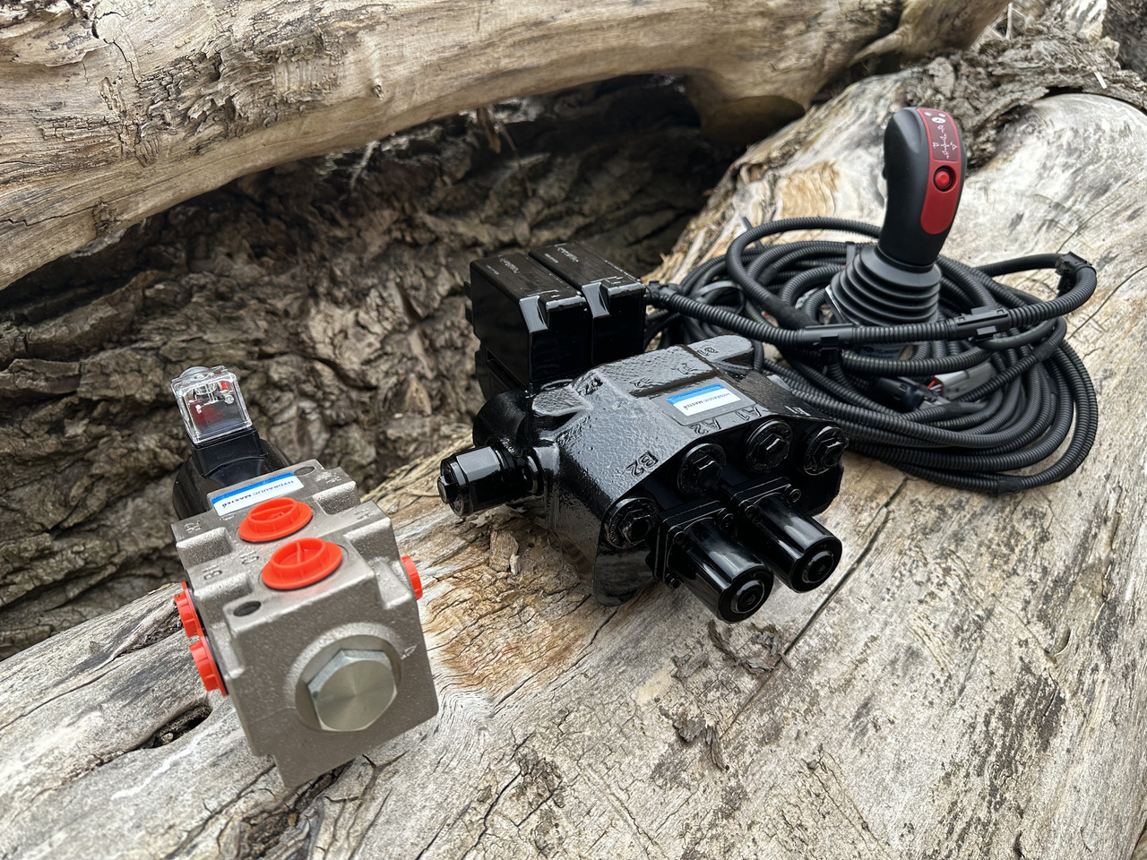 Walvoil SDM/DLM with 3rd function Case IH, International Harvester, John Deere, Kubota - Cargador frontal para tractor para Cargador frontal para tractor: foto 3 Walvoil SDM/DLM with 3rd function Case IH, International Harvester, John Deere, Kubota - Cargador frontal para tractor para Cargador frontal para tractor: foto 3