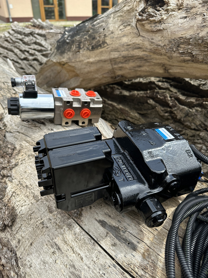 Walvoil SDM/DLM with 3rd function Case IH, International Harvester, John Deere, Kubota - Cargador frontal para tractor para Cargador frontal para tractor: foto 2 Walvoil SDM/DLM with 3rd function Case IH, International Harvester, John Deere, Kubota - Cargador frontal para tractor para Cargador frontal para tractor: foto 2