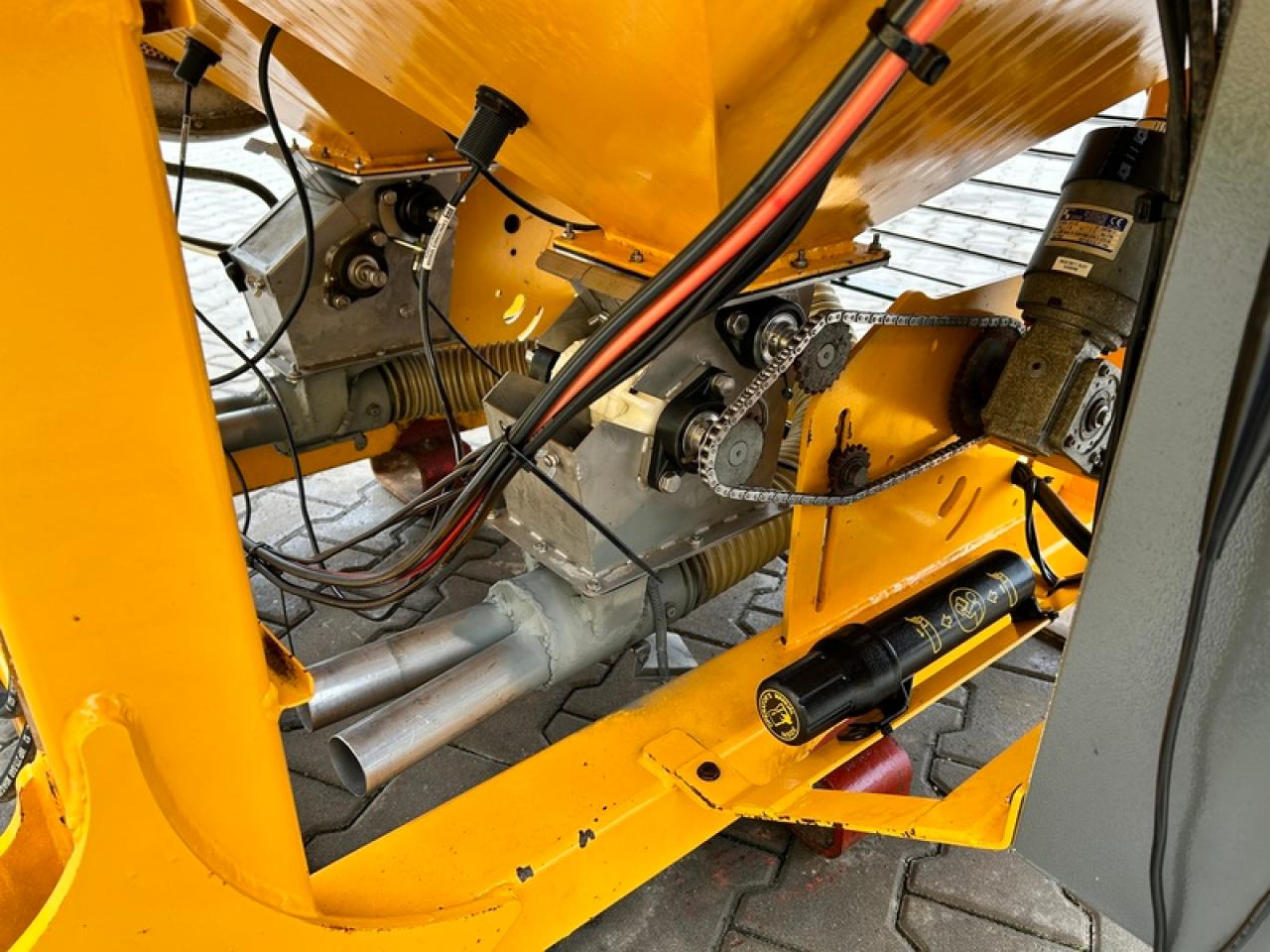 Esparcidor de fertilizantes AGRISEM DSF 1600 FRONTTANK: foto 6 Esparcidor de fertilizantes AGRISEM DSF 1600 FRONTTANK: foto 6