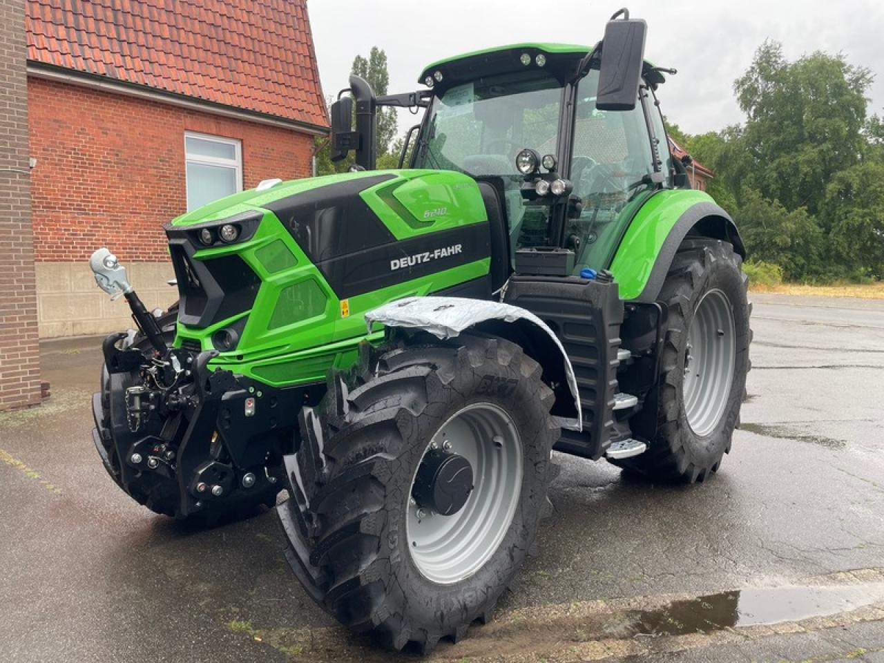 Deutz-Fahr 6210 PSHIFT AKTION - Tractor: foto 1 Deutz-Fahr 6210 PSHIFT AKTION - Tractor: foto 1