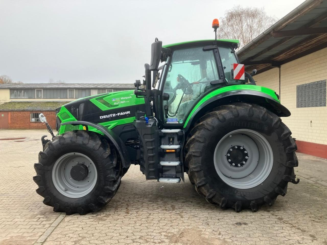 Deutz-Fahr 6230 TTV SONDERPREIS - Tractor: foto 2 Deutz-Fahr 6230 TTV SONDERPREIS - Tractor: foto 2