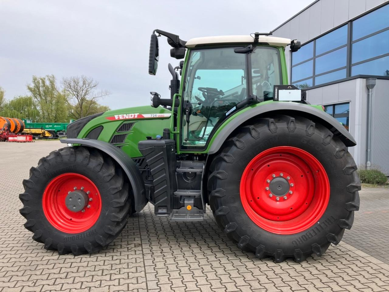 Fendt VARIO 724 GEN 6 PROFI PLUS SET 2 - Tractor: foto 2 Fendt VARIO 724 GEN 6 PROFI PLUS SET 2 - Tractor: foto 2