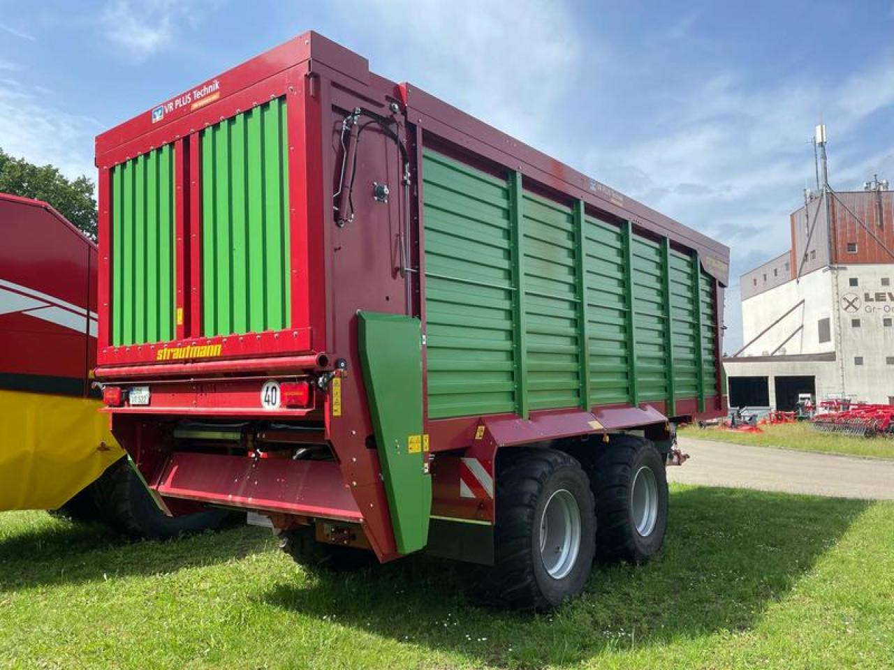 Strautmann GIGA 460 DOAKTION - Remolque volquete agrícola: foto 4 Strautmann GIGA 460 DOAKTION - Remolque volquete agrícola: foto 4
