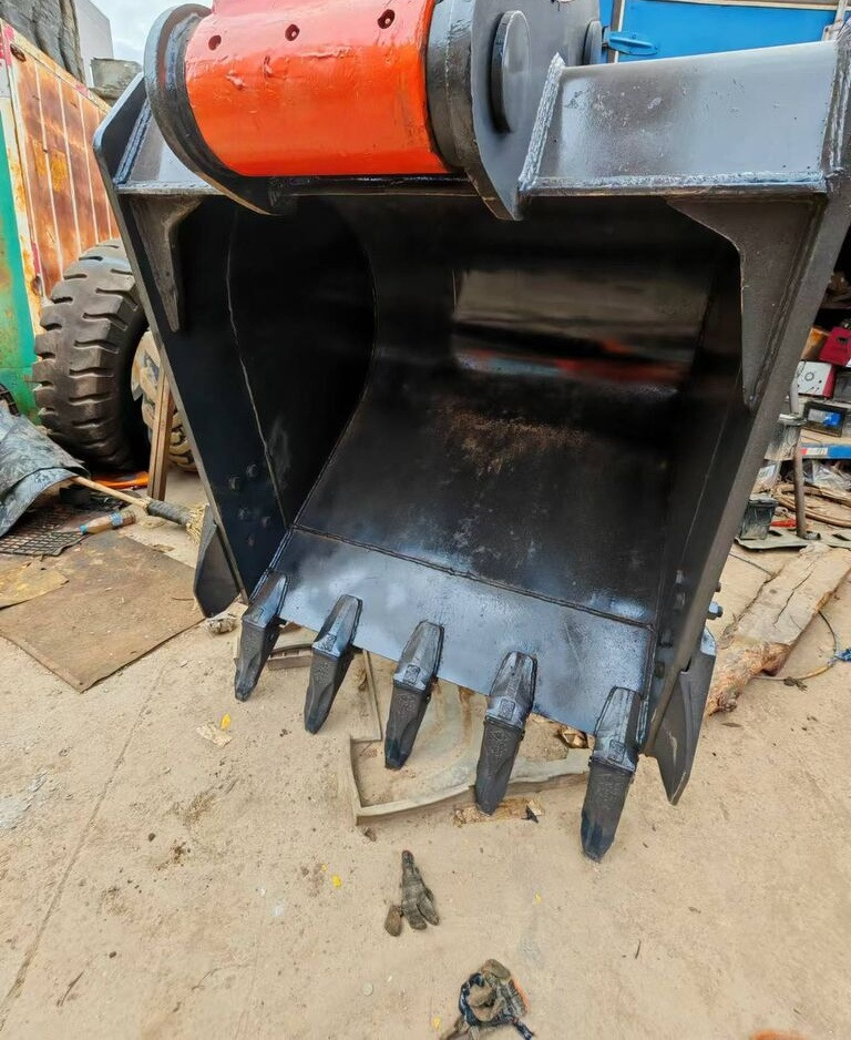 Doosan DX225LC - Excavadora de cadenas: foto 1 Doosan DX225LC - Excavadora de cadenas: foto 1