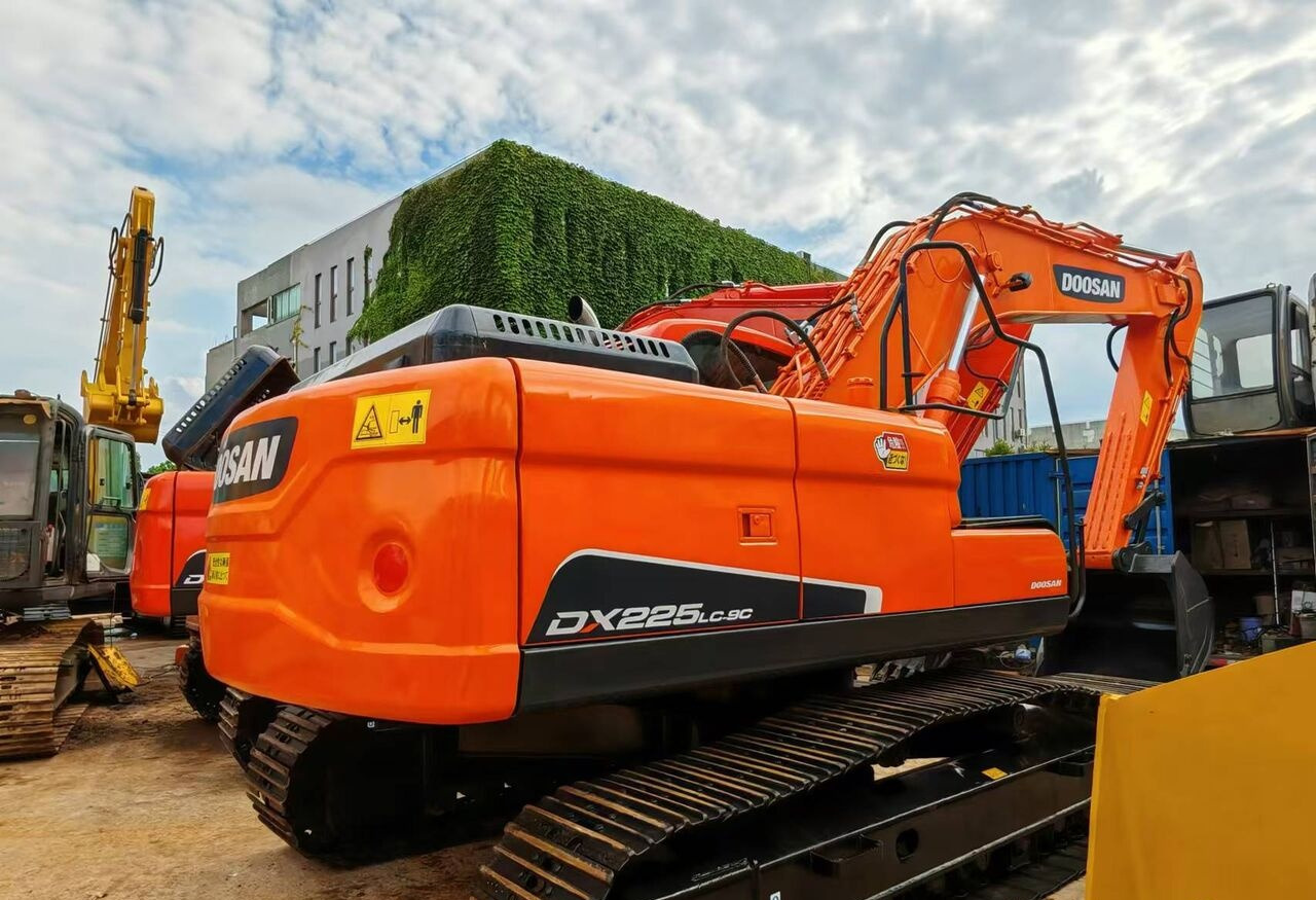 Doosan DX225LC - Excavadora de cadenas: foto 1 Doosan DX225LC - Excavadora de cadenas: foto 1