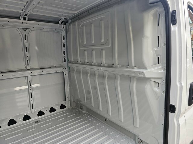 Furgón nuevo FIAT Ducato 35 140 Serie10-9.2 L2H1 Premium Kabine...: foto 30