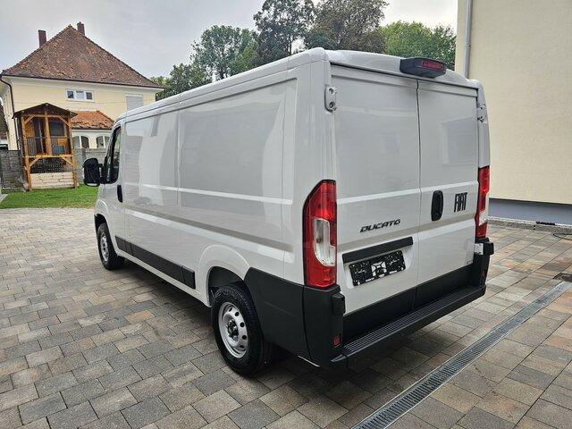 Furgón nuevo FIAT Ducato 35 140 Serie10-9.2 L2H1 Premium Kabine...: foto 36