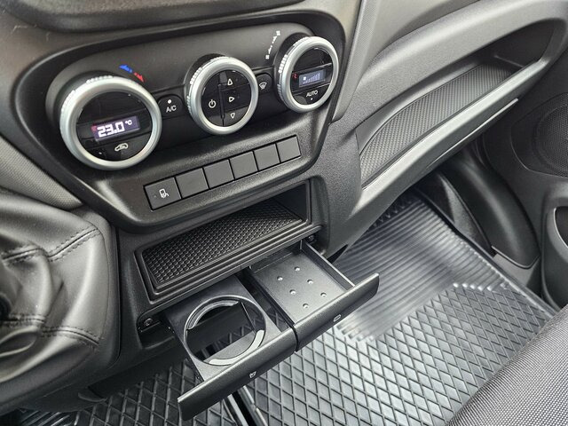 Leasing de IVECO Daily 35S18 3.0 Pritsche Plane Ladebordwand AHK IVECO Daily 35S18 3.0 Pritsche Plane Ladebordwand AHK: foto 10