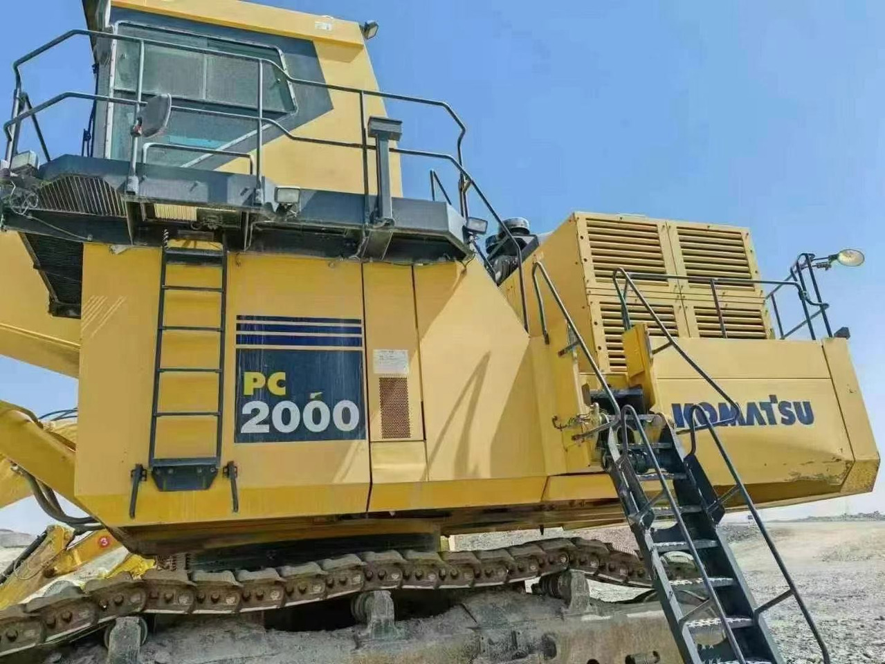 Excavadora de cadenas Komatsu PC2000-8: foto 1