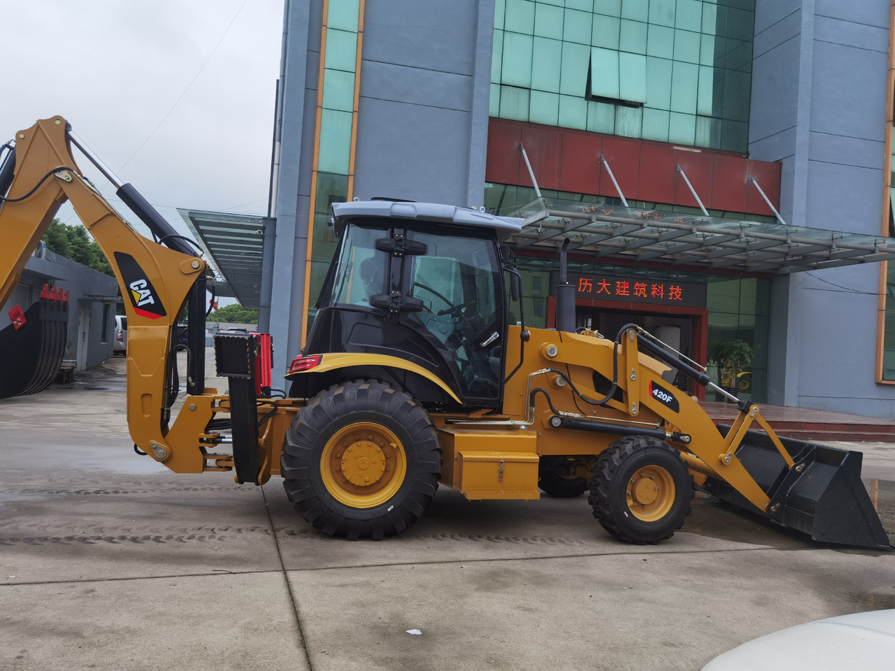 CAT 420F Backhoe Loader - Retroexcavadora: foto 4 CAT 420F Backhoe Loader - Retroexcavadora: foto 4