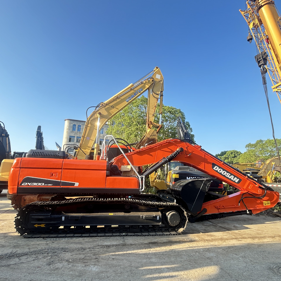 Doosan Dx300LC-9C Crawler Excavator - Excavadora de cadenas: foto 4 Doosan Dx300LC-9C Crawler Excavator - Excavadora de cadenas: foto 4