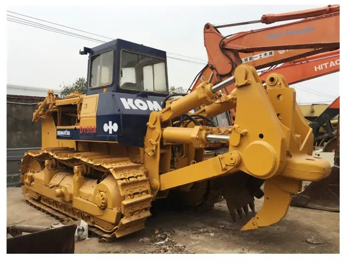Good condition D155A used bulldozer Komatsu D155A-3 D155A-1 Komatsu dozer bulldozer for sale - Bulldozer: foto 1 Good condition D155A used bulldozer Komatsu D155A-3 D155A-1 Komatsu dozer bulldozer for sale - Bulldozer: foto 1