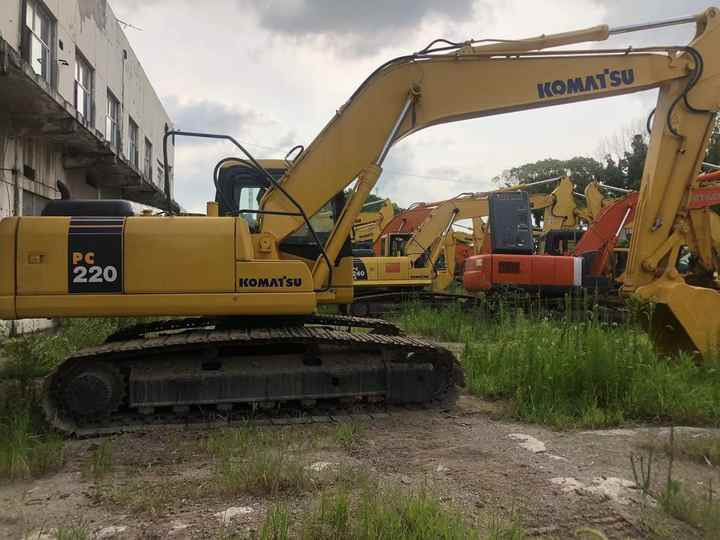 Komatsu PC220-7 - Excavadora de cadenas: foto 1 Komatsu PC220-7 - Excavadora de cadenas: foto 1