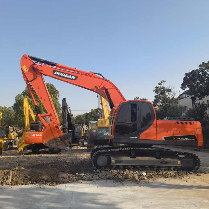 Original Used Excavators Doosan Dx225 Crawler Excavator 22 ton doosan DX22LC used Korea made Doosan excavator - Excavadora de cadenas: foto 5 Original Used Excavators Doosan Dx225 Crawler Excavator 22 ton doosan DX22LC used Korea made Doosan excavator - Excavadora de cadenas: foto 5