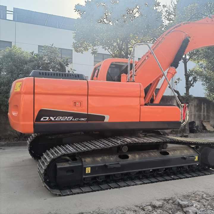 Original Used Excavators Doosan Dx225 Crawler Excavator 22 ton doosan DX22LC used Korea made Doosan excavator - Excavadora de cadenas: foto 3 Original Used Excavators Doosan Dx225 Crawler Excavator 22 ton doosan DX22LC used Korea made Doosan excavator - Excavadora de cadenas: foto 3
