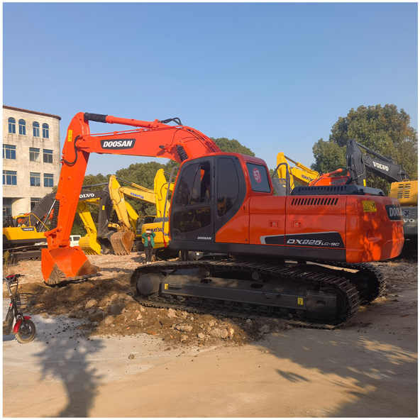 Original Used Excavators Doosan Dx225 Crawler Excavator 22 ton doosan DX22LC used Korea made Doosan excavator - Excavadora de cadenas: foto 1 Original Used Excavators Doosan Dx225 Crawler Excavator 22 ton doosan DX22LC used Korea made Doosan excavator - Excavadora de cadenas: foto 1