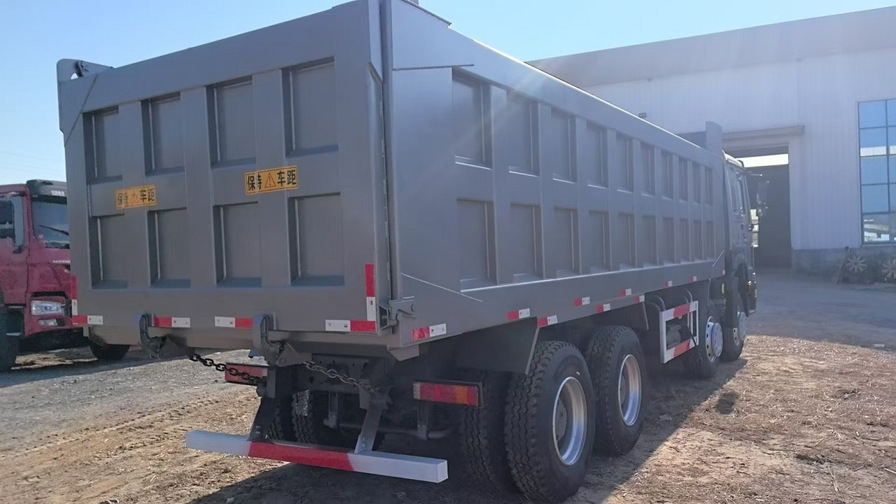 SINOTRUK Howo Dump truck 371hp 8x4 - Camión volquete: foto 5 SINOTRUK Howo Dump truck 371hp 8x4 - Camión volquete: foto 5