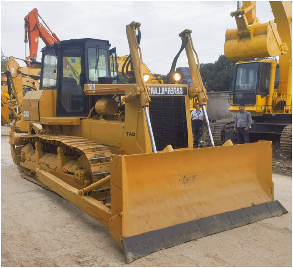 Used Caterpillar D6G Bulldozer Original Crawler D6G with good condition and high performance for sale - Bulldozer: foto 1 Used Caterpillar D6G Bulldozer Original Crawler D6G with good condition and high performance for sale - Bulldozer: foto 1