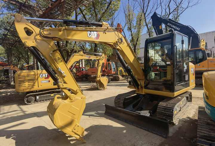 Used original CAT 305.5E2 excavator 5 Ton CAT hydraulic crawler mini excavator cheap for sale - Excavadora de cadenas: foto 3 Used original CAT 305.5E2 excavator 5 Ton CAT hydraulic crawler mini excavator cheap for sale - Excavadora de cadenas: foto 3