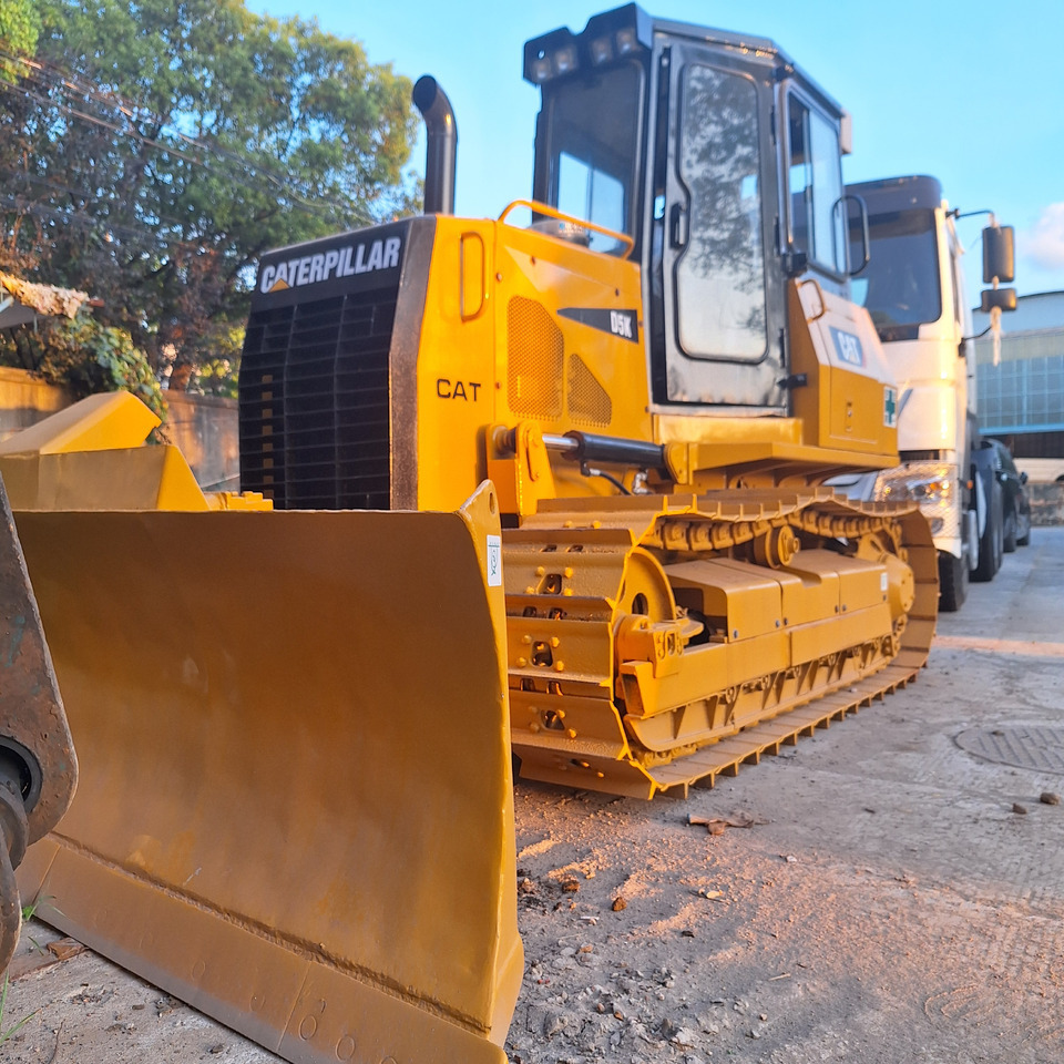 Used caterpillar cat D5k bulldozer - Bulldozer: foto 2 Used caterpillar cat D5k bulldozer - Bulldozer: foto 2