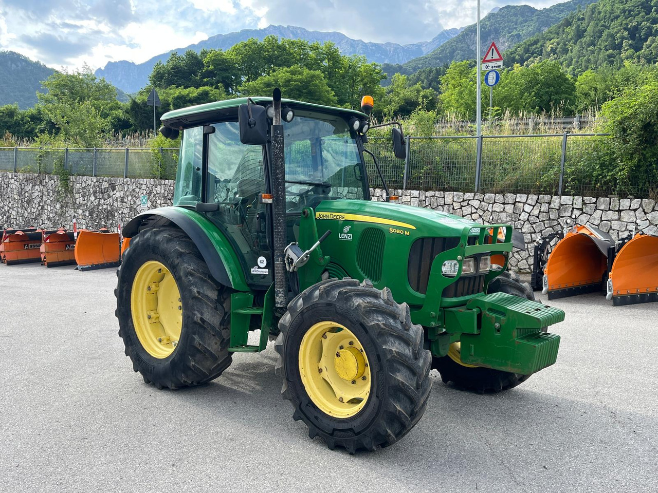 JOHN DEERE 5080 M - Tractor: foto 4 JOHN DEERE 5080 M - Tractor: foto 4